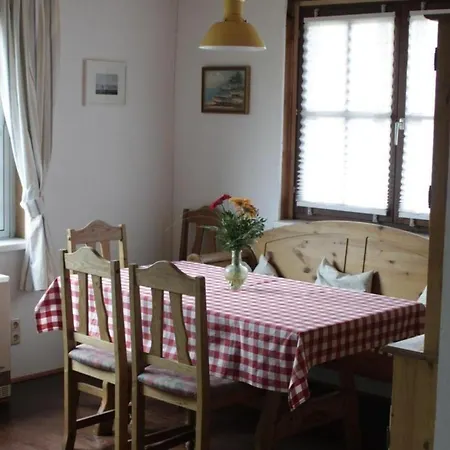 Nyaraló Nettes Ferienhaus In Mit Grill Und Garten *